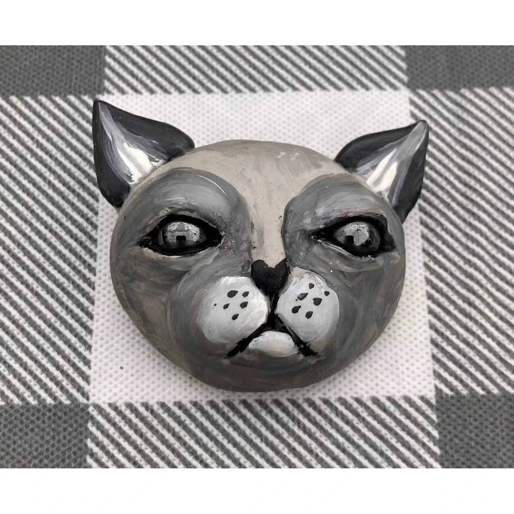 Cat Face Brooch Unisex OS Grey Handmade Painted Clay Grumpy Pin